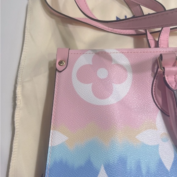 NWOT - 🚨UNAUTHENTICATED Large Tote - Picture 8 of 8